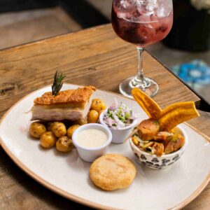Tocino al cajón y ceviche de chorizo